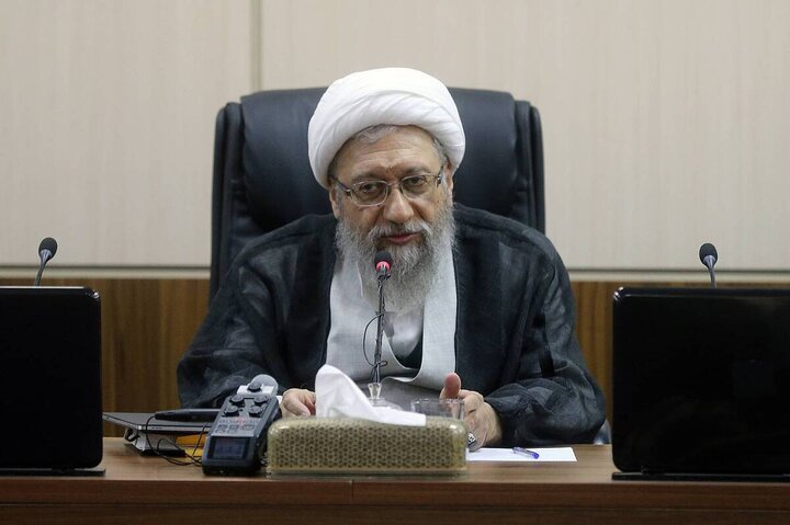 آملی لاریجانی: دولت افکار عمومی را برای جراحی بزرگ اقتصادی اقناع کند