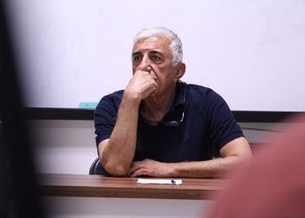 رضا کیانیان: جوانی که آیندهای ندارد، کاسبی که کاسبی ندارد و... معترض است/ پستی که هنرمندان بسیاری بازنشر کردند رضا کیانیان: جوانی که آیندهای ندارد، کاسبی که کاسبی ندارد و... معترض است/ پستی که هنرمندان بسیاری بازنشر کردند