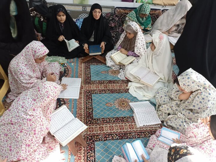 پناه بردن به مسجد و خلوت با خدا، عملی‌ترین نقد بر سبک زندگی غربی است