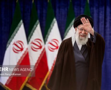 الگوی دوگانه «توحیدمحوری و مردممحوری» در دکترین مدیریتی رهبر شهید الگوی دوگانه «توحیدمحوری و مردممحوری» در دکترین مدیریتی رهبر شهید